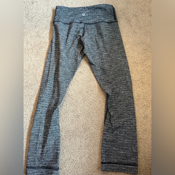 lululemon cropped gray leggings - Picture 2 of 4